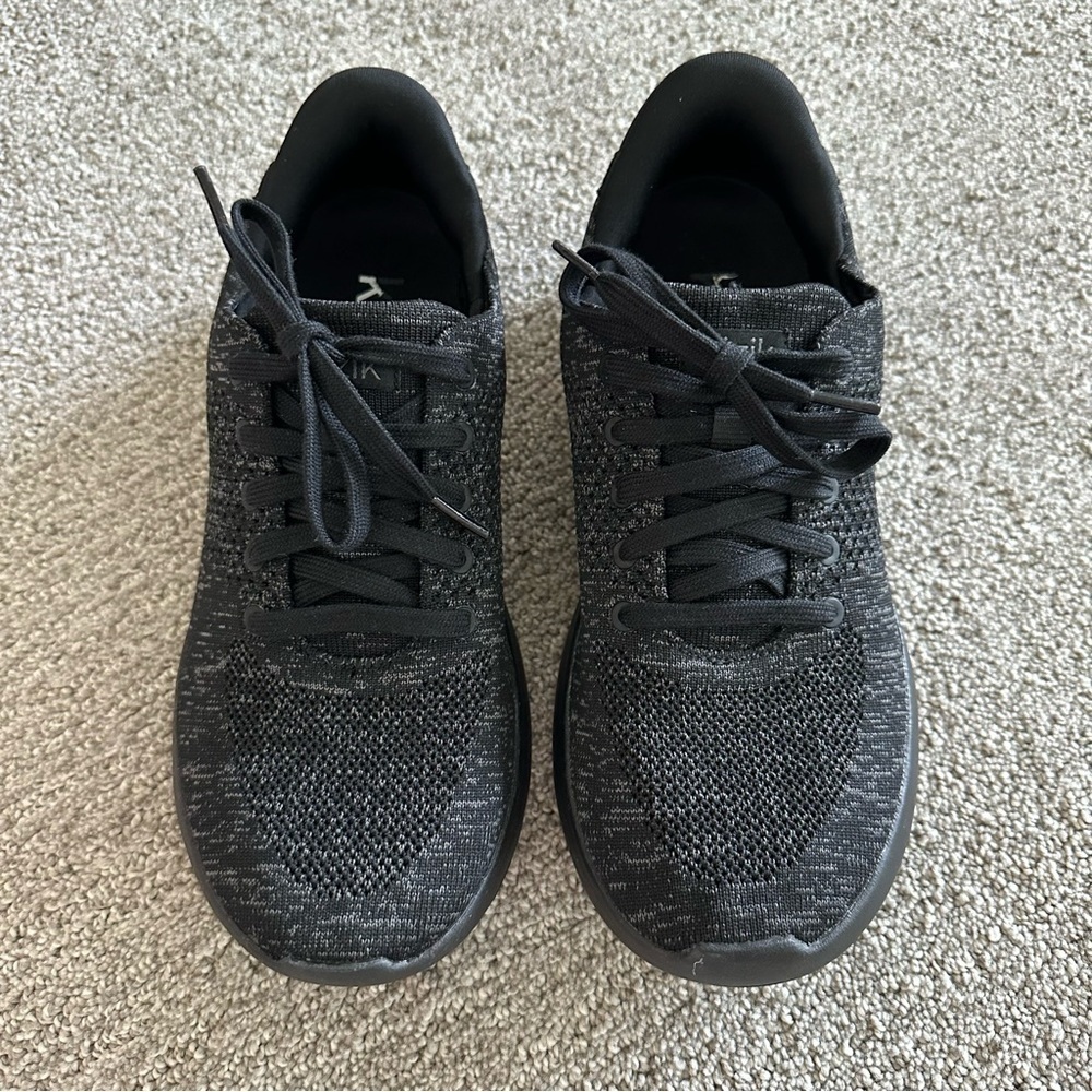 Kizik Hands Free Comfort Sneaker Sz Mens 7.5/Womens 9 Black Walking Shoe